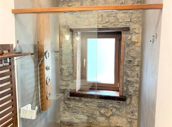 Alola Cimadevilla アパート